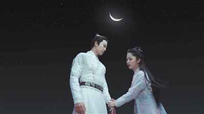 《锦衣之下》导演：资金有限舍特效保爱情